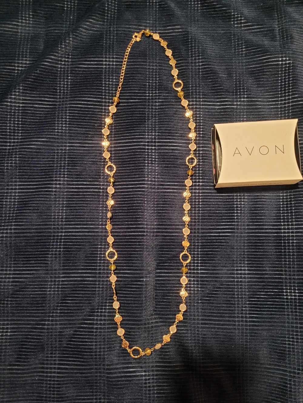 Avon Vintage Gold-Tone Station Necklace with Open and Textured Links - Gold